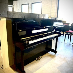 Yamaha B3