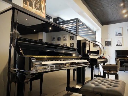 Yamaha U3