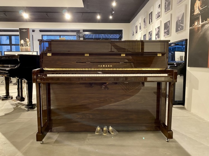 Yamaha B2 Nogal Pulido