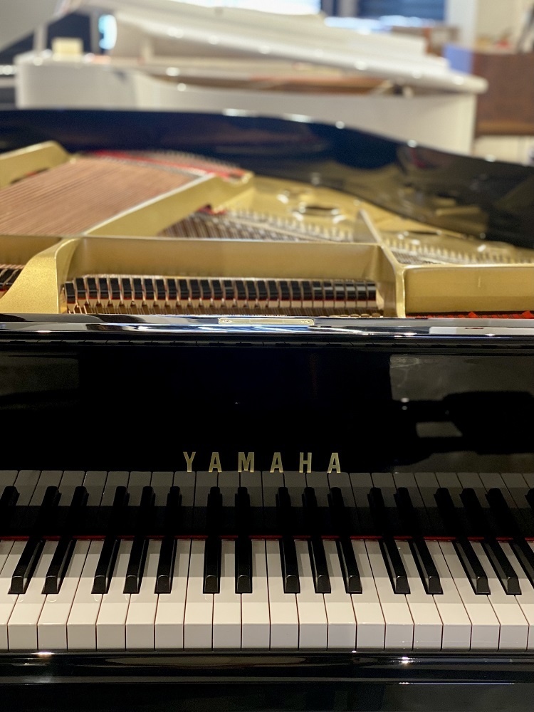 Piano Yamaha Japonés modelo G2 – Importadora de Pianos