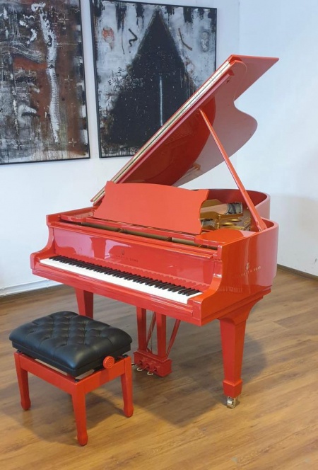 Steinway O