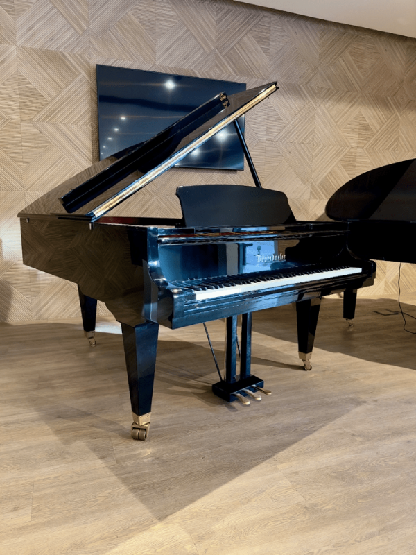 Bösendorfer 185