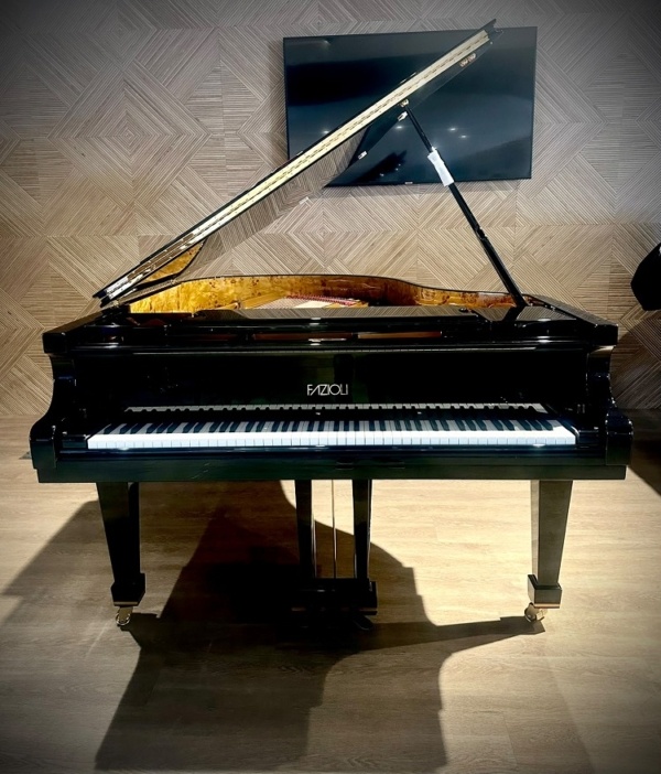 Fazioli F183