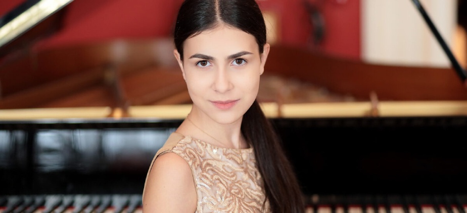 Alexandra Dovgan pianista