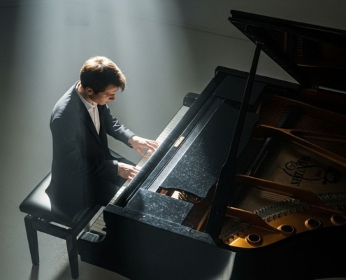 Por qué dos pianos iguales suenan diferente