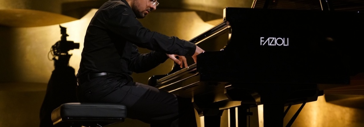 Alberto Ferro - pianos fazioli