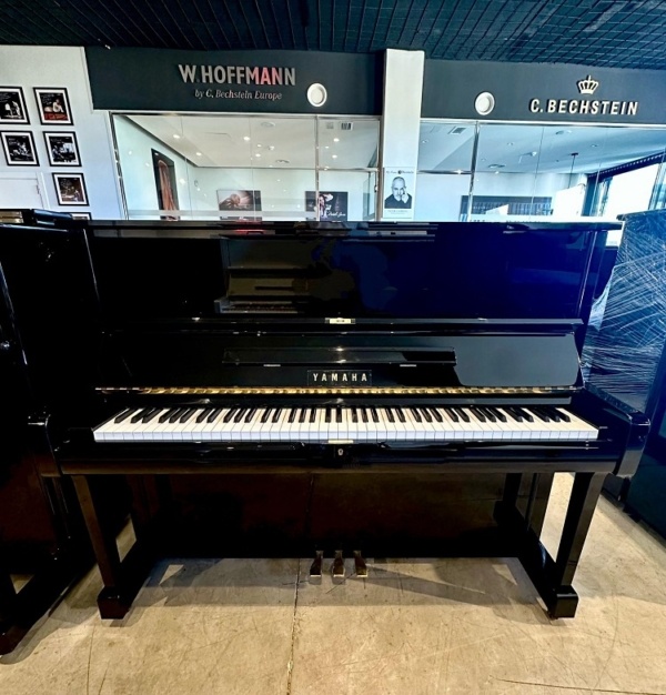 Yamaha U1