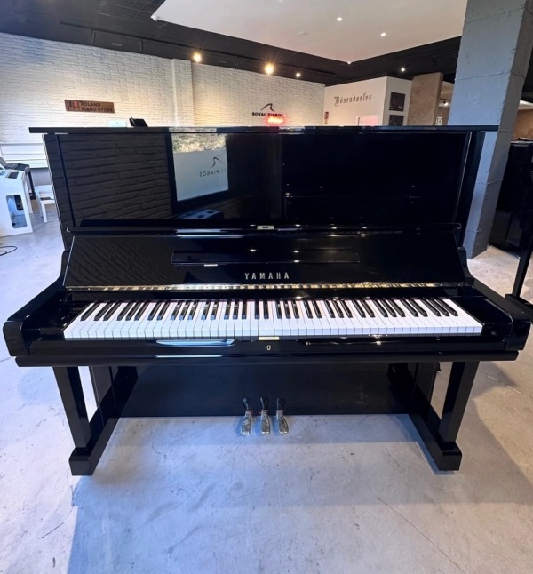 Yamaha U3M