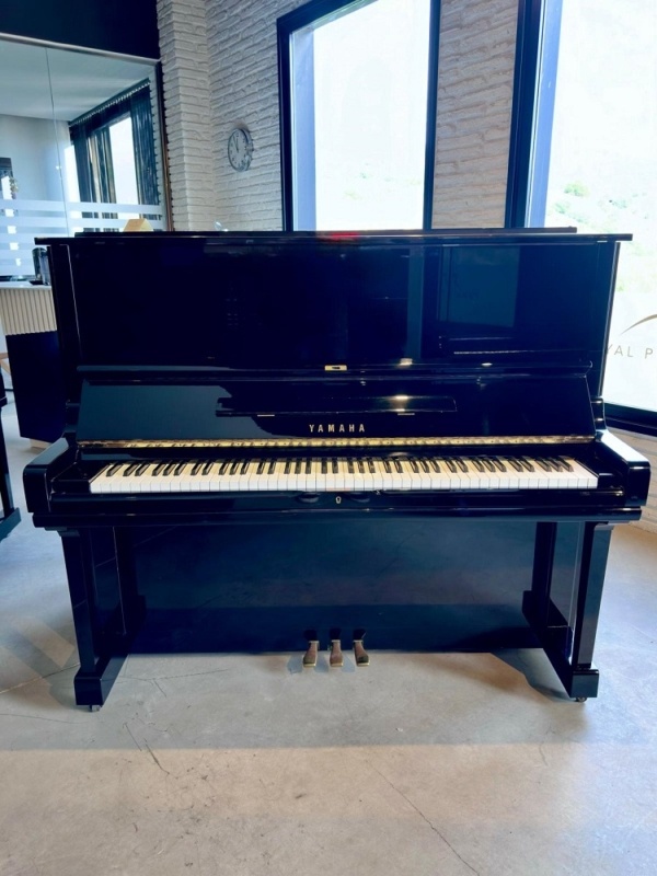 Yamaha U3M